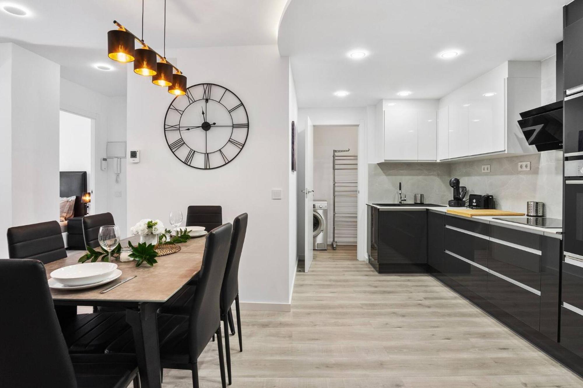 Noche By The Sea Apartment Torrevieja Bagian luar foto